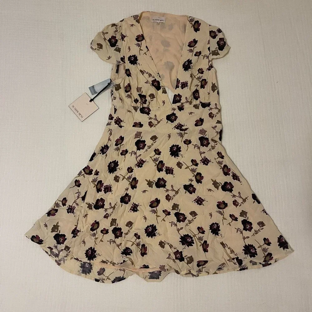 Aritzia Sunday Best NWT Rand Dress - Picture 3 of 4